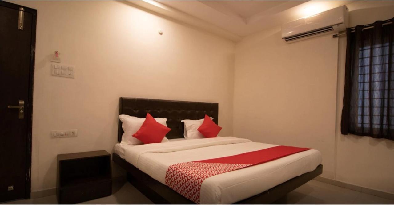 Jenus Hotel-sindhi Camp Hotel