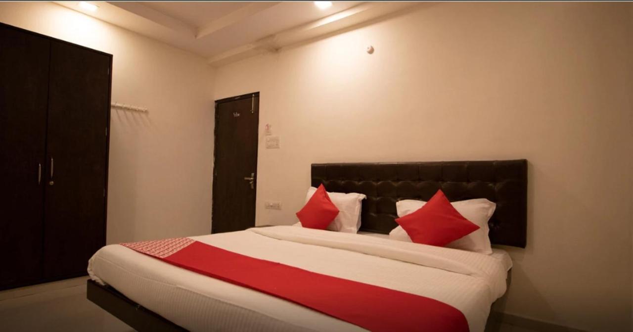 Jenus Hotel-sindhi Camp 3*